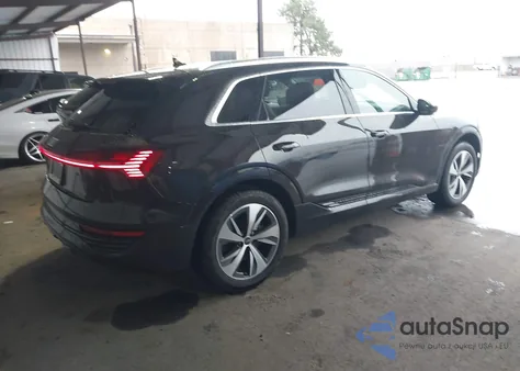 2024 Audi Q8 E-Tron Premium Plus Quattro z USA, uszkodzony, nr VIN WA15AAGE5RB030133